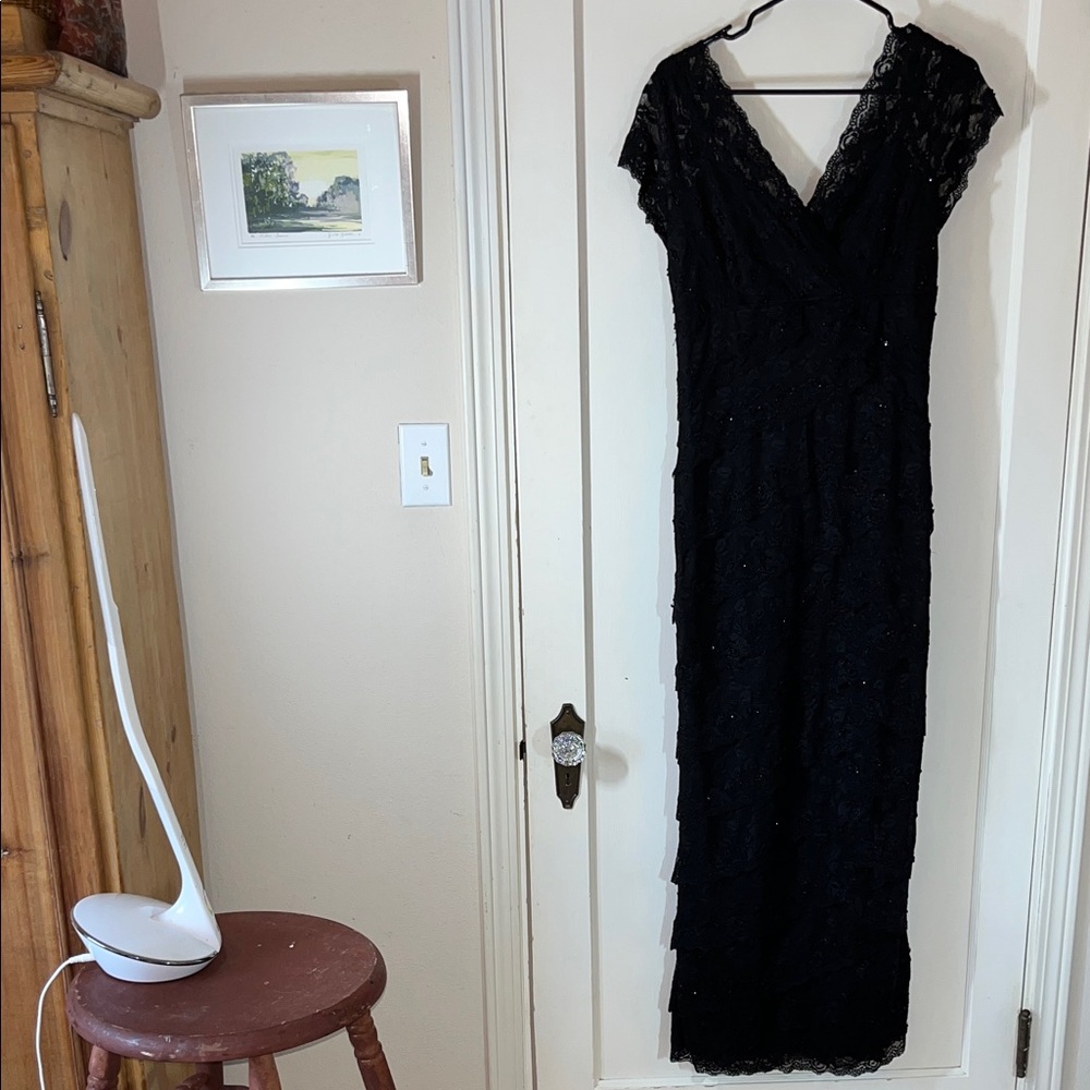 Elegant Black Beaded Lace Evening Dress‎